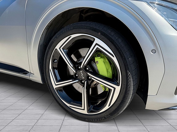 Kia EV6 5 of 15