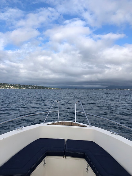 Solid og sjøsterk familiebåt – Evinrude 130 hk – nylig storservice 12 of 13