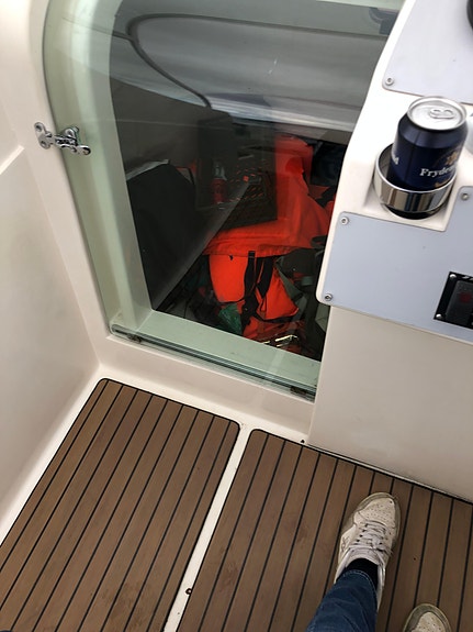 Solid og sjøsterk familiebåt – Evinrude 130 hk – nylig storservice 11 of 13