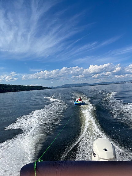 Solid og sjøsterk familiebåt – Evinrude 130 hk – nylig storservice 13 of 13