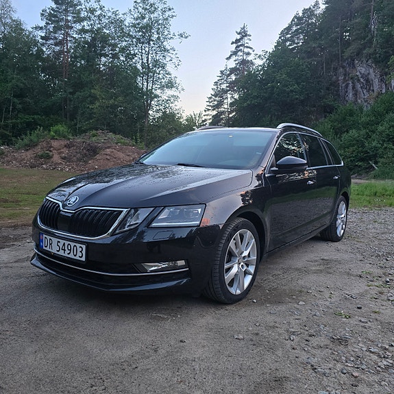 Skoda Octavia 3 of 5