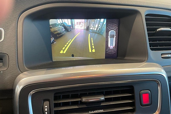 Volvo V60 Cross Country 19 of 30