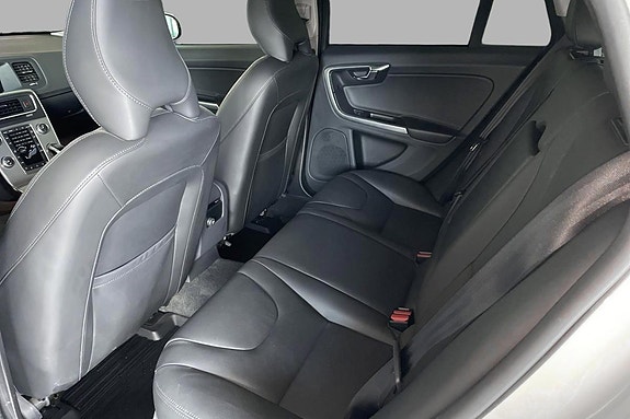 Volvo V60 Cross Country 28 of 30