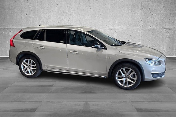Volvo V60 Cross Country 10 of 30