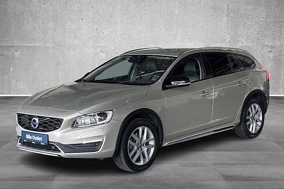 Volvo V60 Cross Country 2 of 30