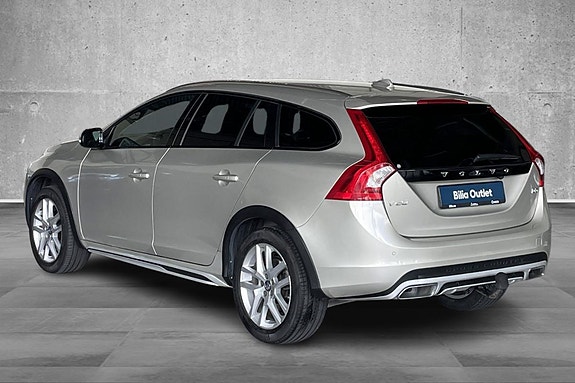 Volvo V60 Cross Country 5 of 30