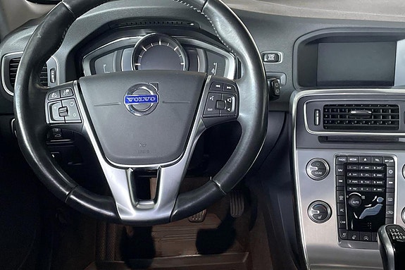 Volvo V60 Cross Country 14 of 30