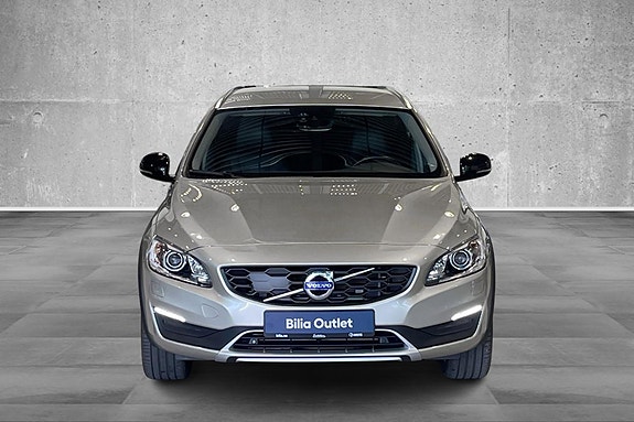 Volvo V60 Cross Country 12 of 30