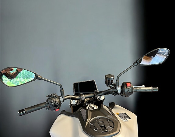 Yamaha MT-09 Y-AMT 5 of 5