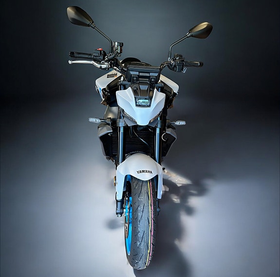 Yamaha MT-09 Y-AMT 3 of 5