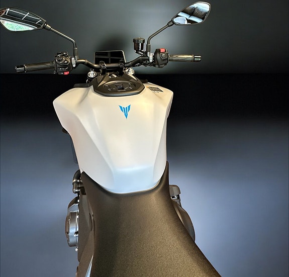 Yamaha MT-09 Y-AMT 10 of 10