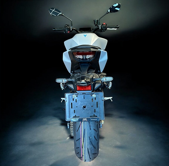 Yamaha MT-09 Y-AMT 8 of 10