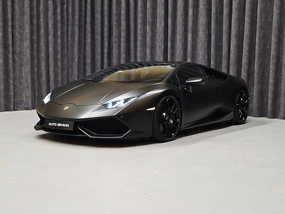 Lamborghini Huracan 3 of 5