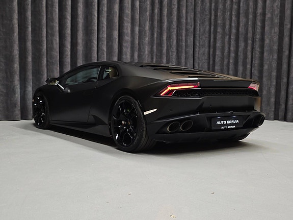 Lamborghini Huracan 5 of 5
