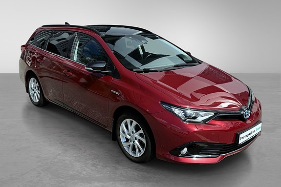 Toyota Auris 3 of 30