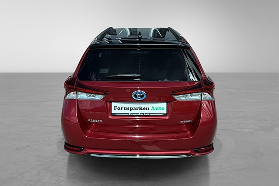 Toyota Auris 9 of 30