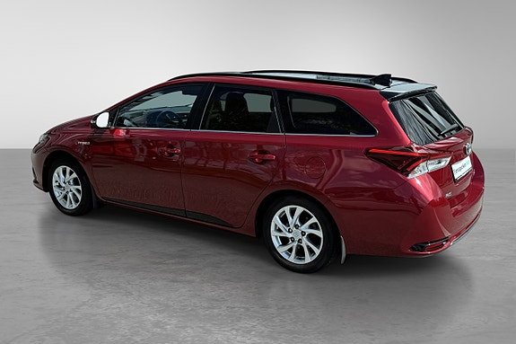 Toyota Auris 11 of 30