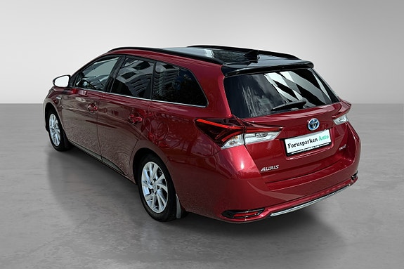 Toyota Auris 10 of 30