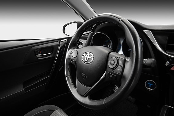 Toyota Auris 18 of 30