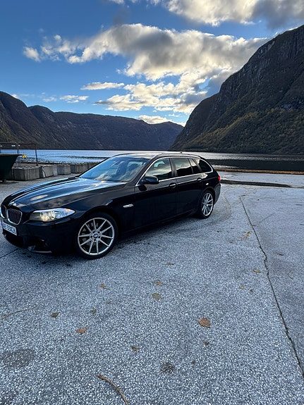 BMW 525d 2 of 23