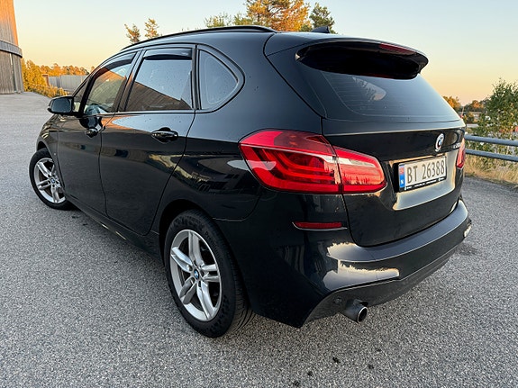 BMW 216d 7 of 30