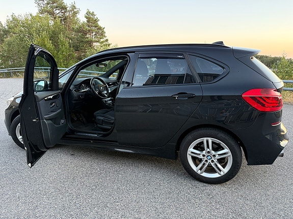 BMW 216d 16 of 30