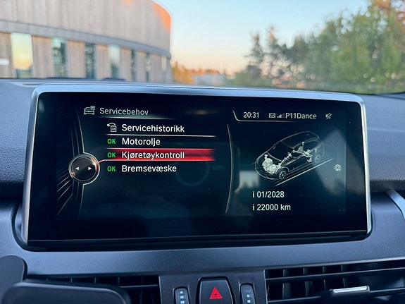 BMW 216d 29 of 30