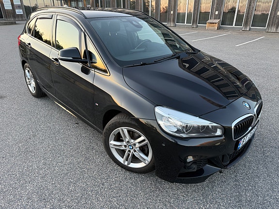 BMW 216d 14 of 30