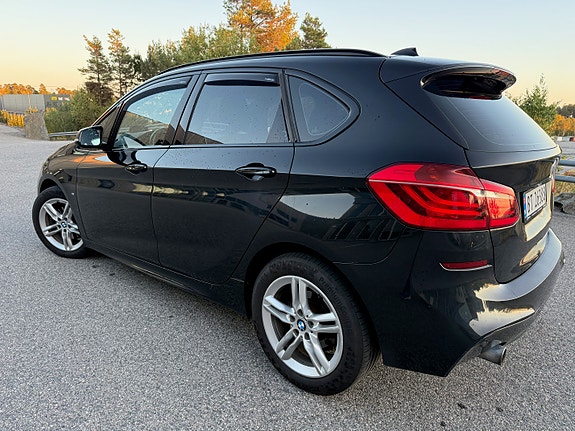 BMW 216d 5 of 30