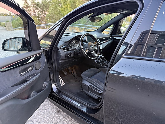 BMW 216d 18 of 30
