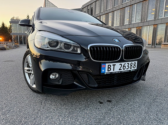 BMW 216d 12 of 30