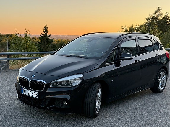 BMW 216d 2 of 30