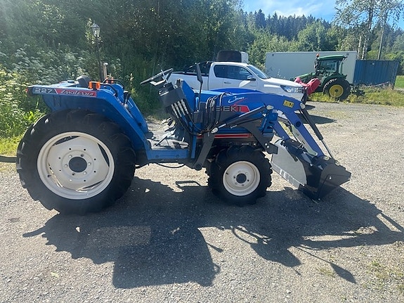 Iseki TA227 med laster 4 of 7