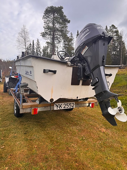 MeriMax 420 katamaran med 20hk yamaha motor 4takt 11 of 18