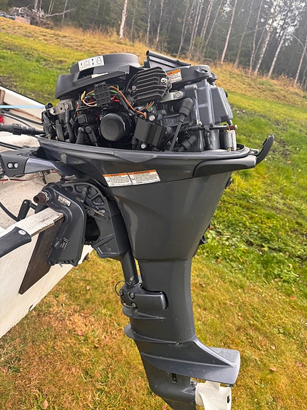 MeriMax 420 katamaran med 20hk yamaha motor 4takt 8 of 18