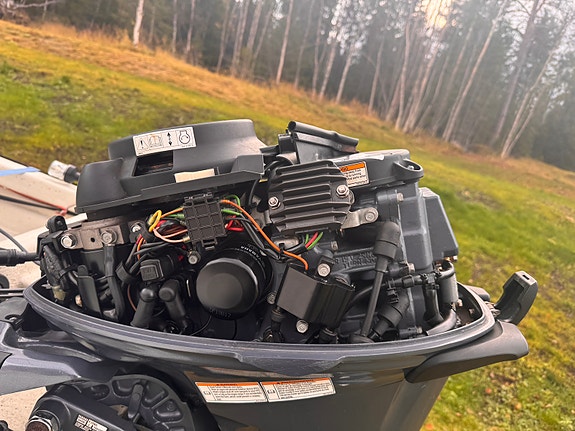 MeriMax 420 katamaran med 20hk yamaha motor 4takt 15 of 18