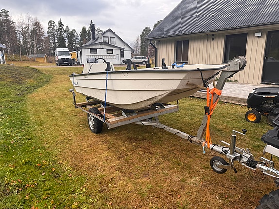 MeriMax 420 katamaran med 20hk yamaha motor 4takt 2 of 18