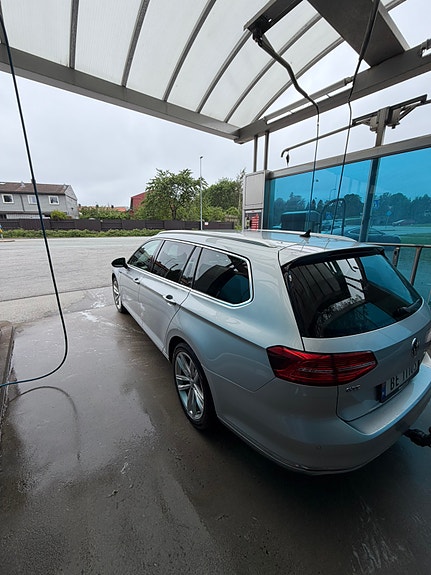 Volkswagen Passat 29 of 30