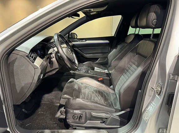 Volkswagen Passat 4 of 30