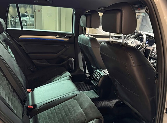 Volkswagen Passat 7 of 30