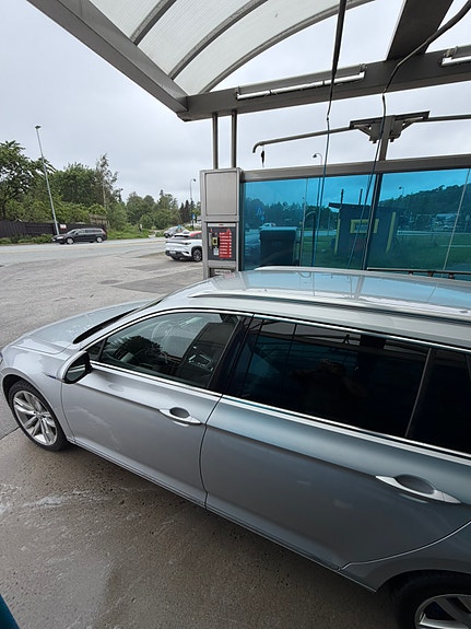 Volkswagen Passat 28 of 30