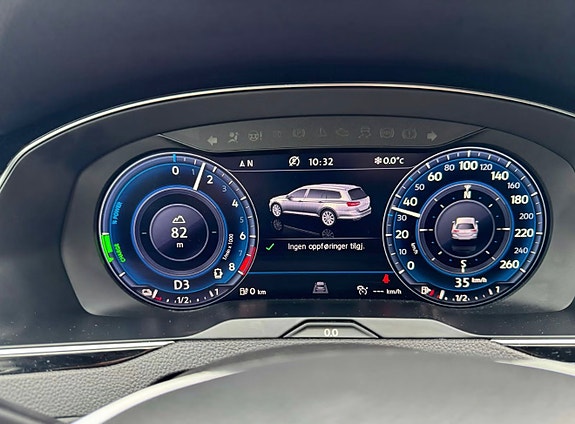 Volkswagen Passat 16 of 30