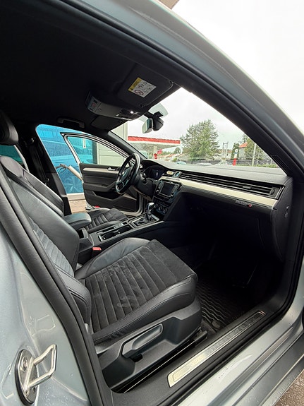 Volkswagen Passat 22 of 30