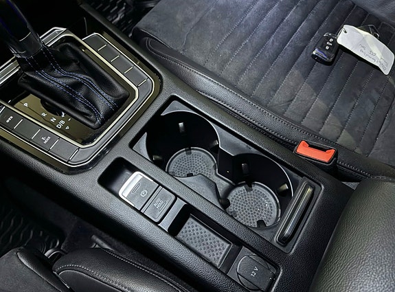 Volkswagen Passat 13 of 30