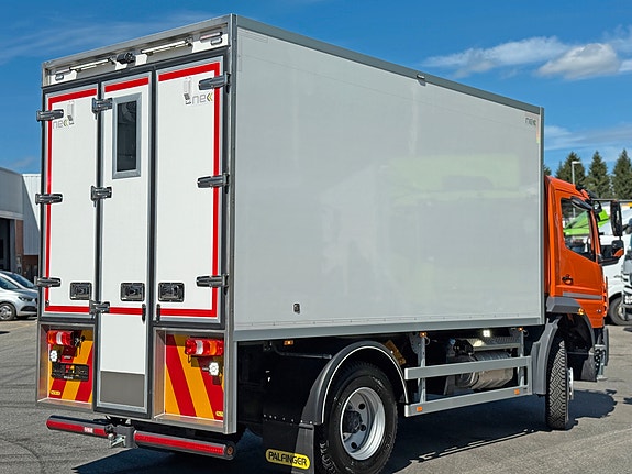 Mercedes-Benz Atego 918AF 4X4, sperre senter og bakaksel, hengerfeste, perfekt verkstedvogn / servicebil, 4325kg nyttelast, se video. 6 of 30