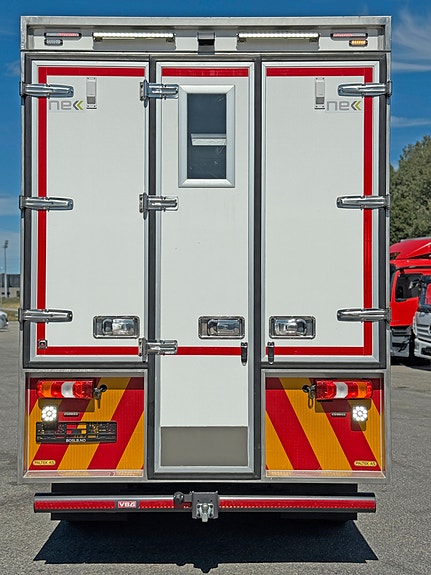 Mercedes-Benz Atego 918AF 4X4, sperre senter og bakaksel, hengerfeste, perfekt verkstedvogn / servicebil, 4325kg nyttelast, se video. 9 of 30