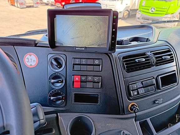 Mercedes-Benz Atego 918AF 4X4, sperre senter og bakaksel, hengerfeste, perfekt verkstedvogn / servicebil, 4325kg nyttelast, se video. 30 of 30