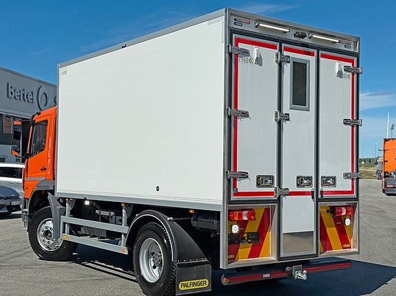 Mercedes-Benz Atego 918AF 4X4, sperre senter og bakaksel, hengerfeste, perfekt verkstedvogn / servicebil, 4325kg nyttelast, se video. 8 of 30