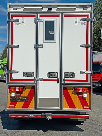 Mercedes-Benz Atego 918AF 4X4, sperre senter og bakaksel, hengerfeste, perfekt verkstedvogn / servicebil, 4325kg nyttelast, se video. 7 of 30
