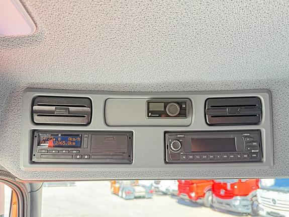 Mercedes-Benz Atego 918AF 4X4, sperre senter og bakaksel, hengerfeste, perfekt verkstedvogn / servicebil, 4325kg nyttelast, se video. 29 of 30